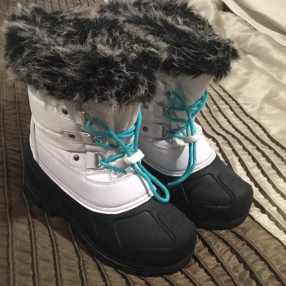 Ladies snow boots